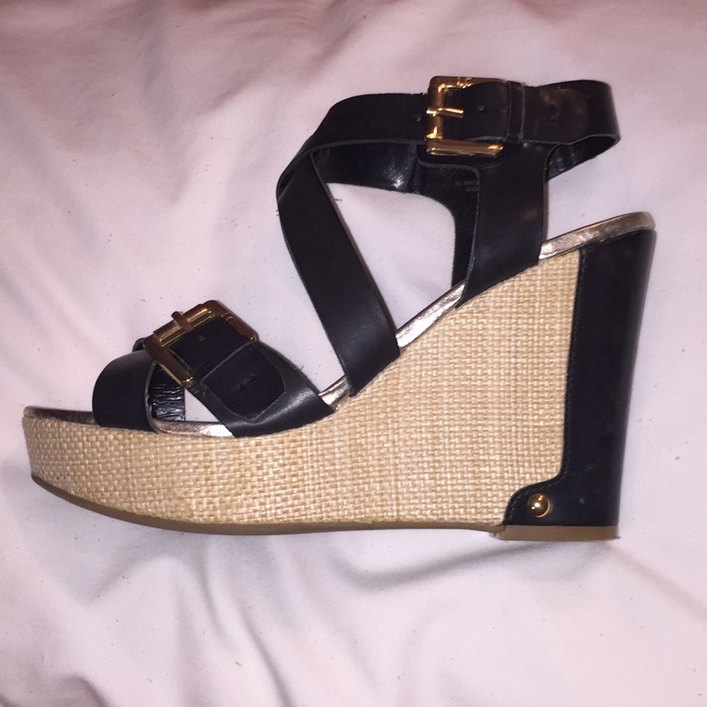 Black Wedge